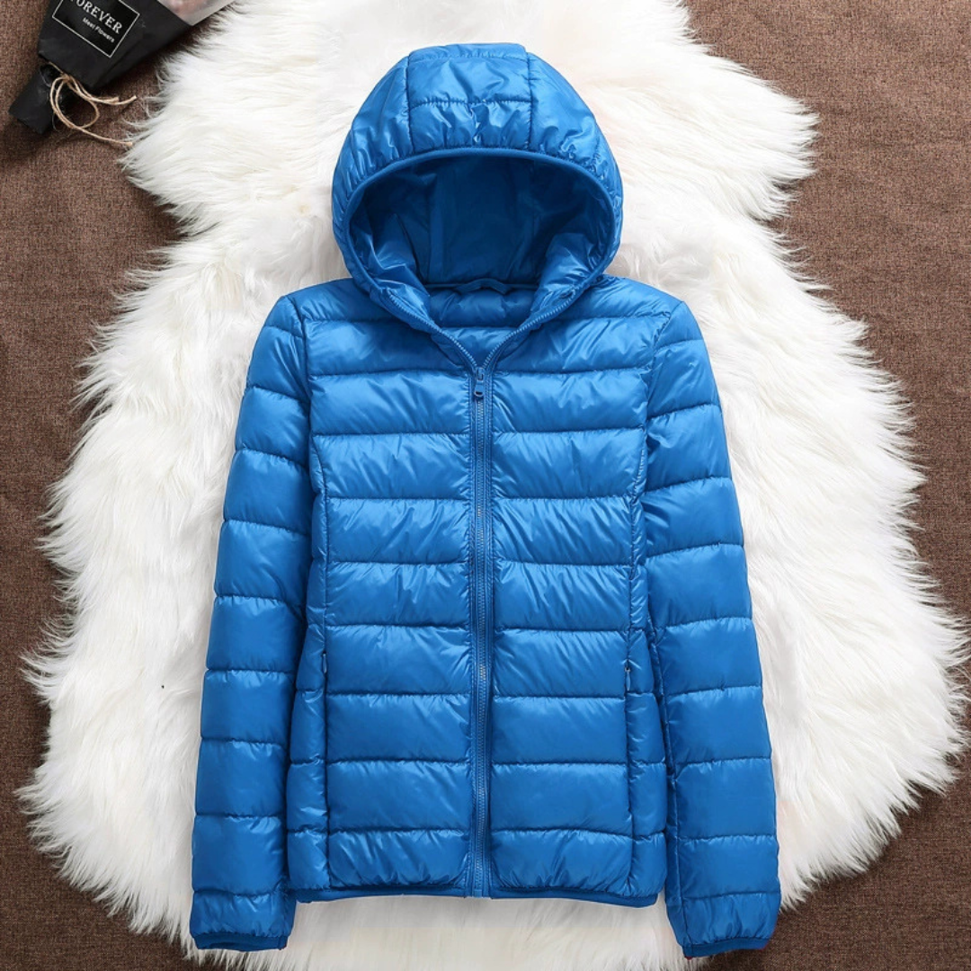 Eilika – Übergangsjacke in Himmelblau von Amora Bern, Ansicht 3
