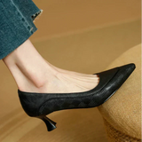 Fridolina – Pumps mit strukturierten Seitenpartien von Amora Bern, Ansicht 8
