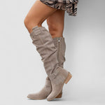 Engilrada – Kniehohe Western-Stiefel mit gerafftem Schaft von Amora Bern, Ansicht 2