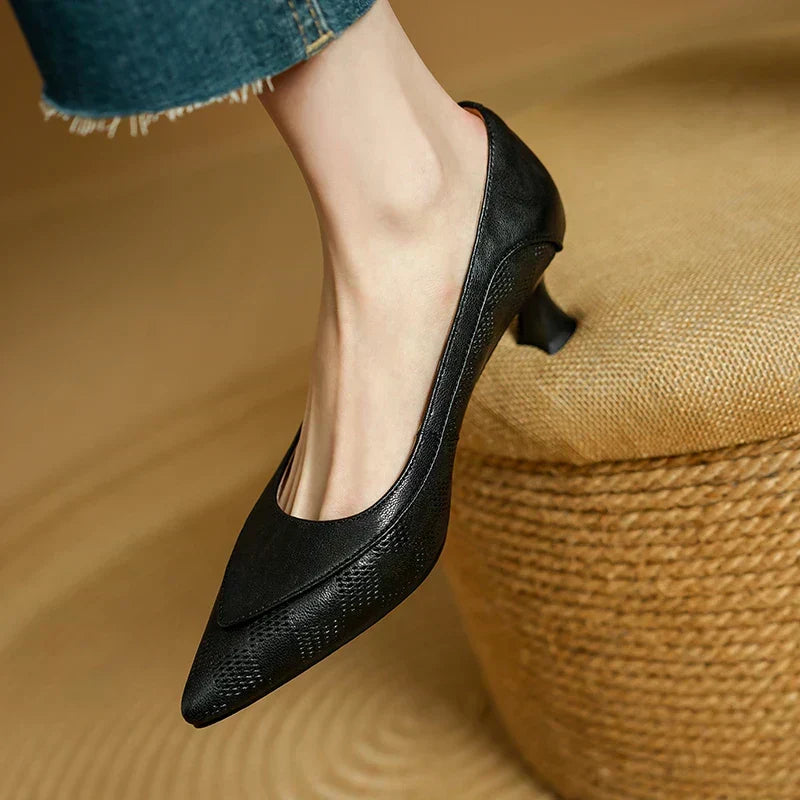 Fridolina – Pumps mit strukturierten Seitenpartien von Amora Bern, Ansicht 7