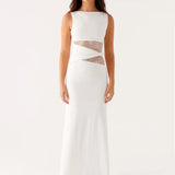 Leni™ | Figurumspielendes Maxikleid mit dezenten Ausschnitten und Schnürung