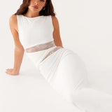 Leni™ | Figurumspielendes Maxikleid mit dezenten Ausschnitten und Schnürung