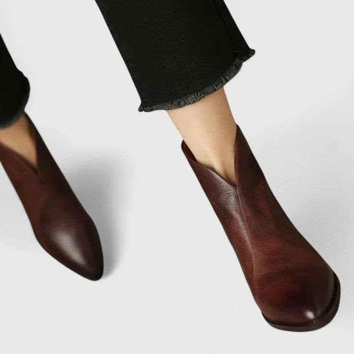 Bathildis – Elegante Stiefeletten von Amora Bern, Ansicht 10