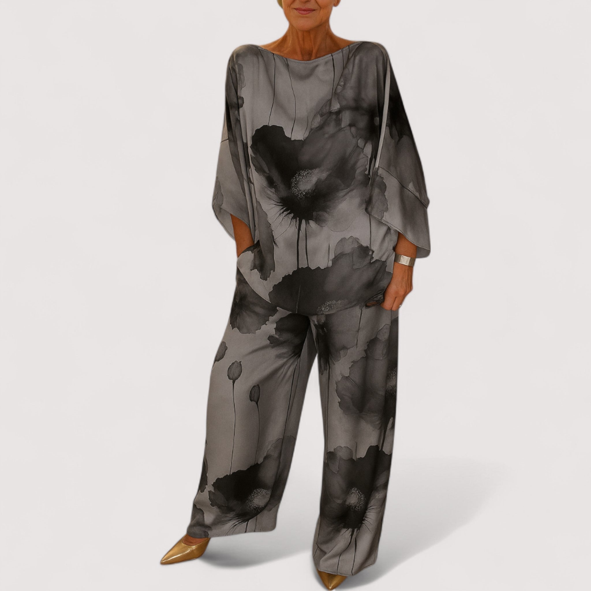 Enya™ Satin-Zweiteiler, Detailansicht