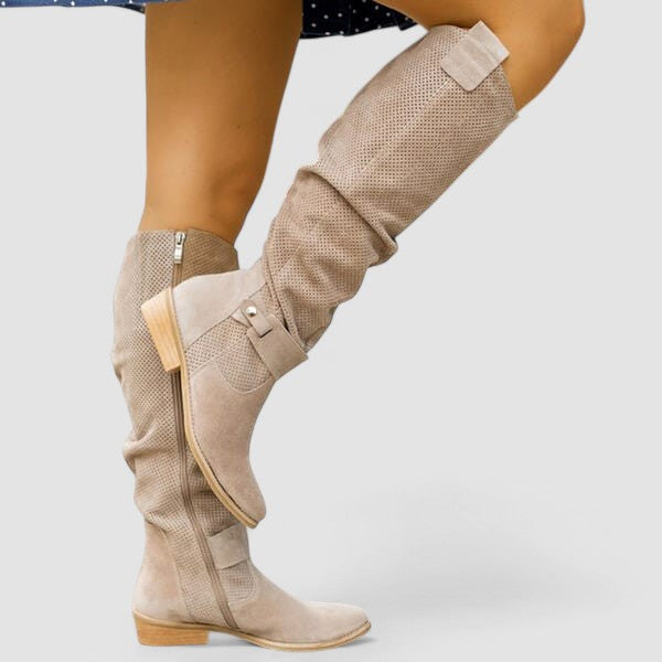 Engilrada – Kniehohe Western-Stiefel mit gerafftem Schaft von Amora Bern, Ansicht 3