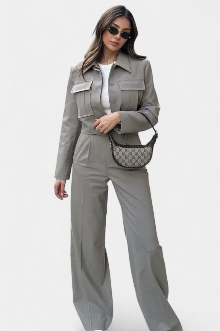 Edelgund – Kurze Jacke & weite Hose Set von Amora Bern, Ansicht 12