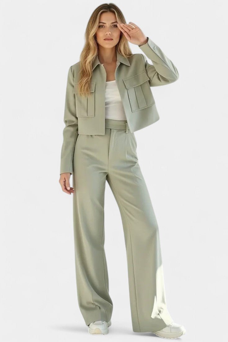 Edelgund – Kurze Jacke & weite Hose Set von Amora Bern, Ansicht 2