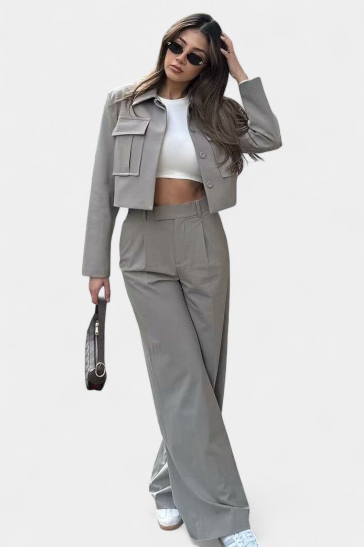 Edelgund – Kurze Jacke & weite Hose Set von Amora Bern, Ansicht 6