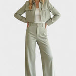 Edelgund – Kurze Jacke & weite Hose Set von Amora Bern