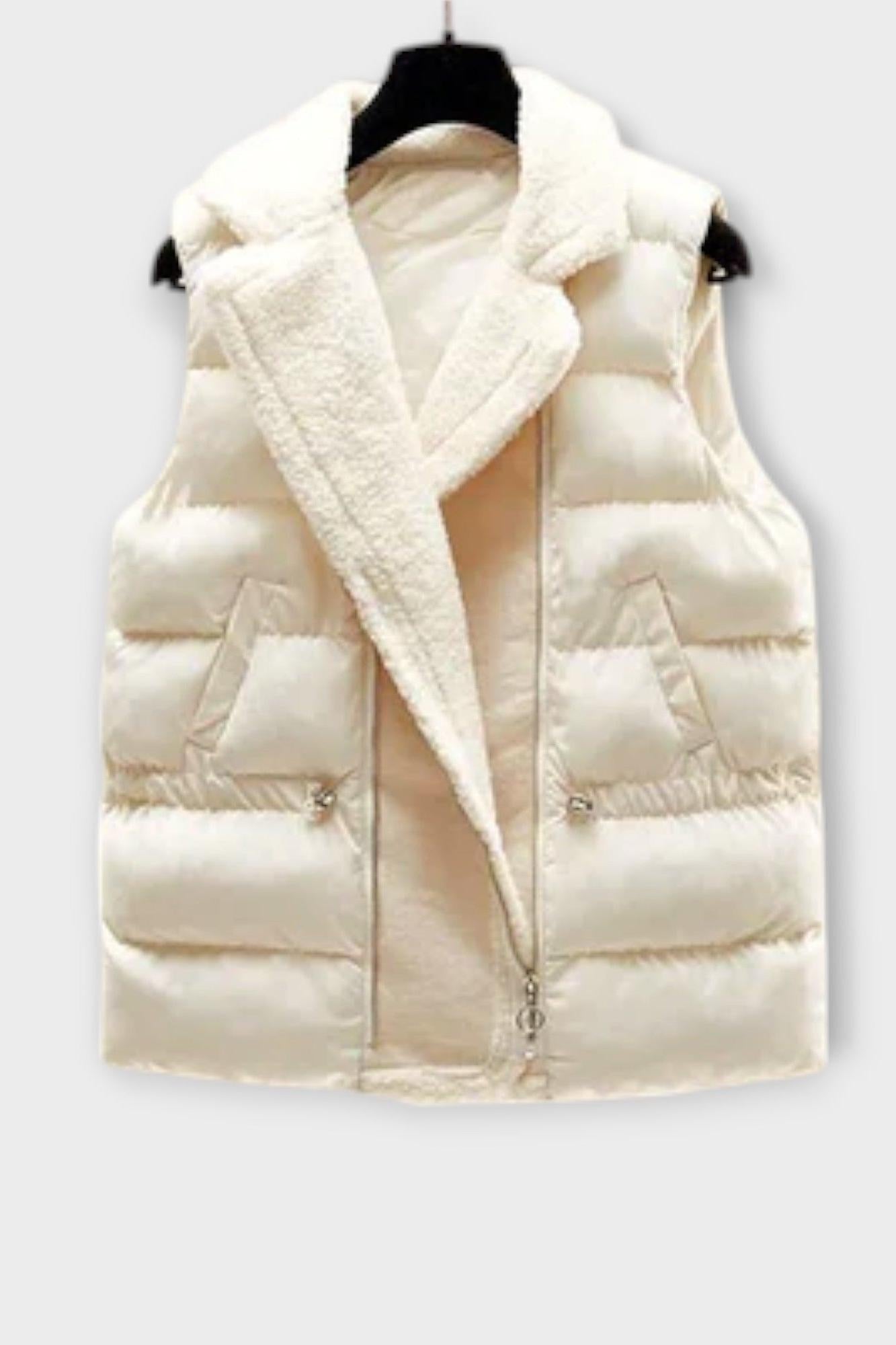 Immengard – Zopfmusterpullover, Steppweste & Hose Set von Amora Bern, Ansicht 2