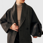 Detlinde – Lockerer Oversize-Mantel mit Schalkragen von Amora Bern, Ansicht 8