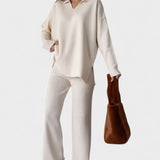 Amalgard – V-Ausschnitt-Oberteil & weite Hose Set von Amora Bern