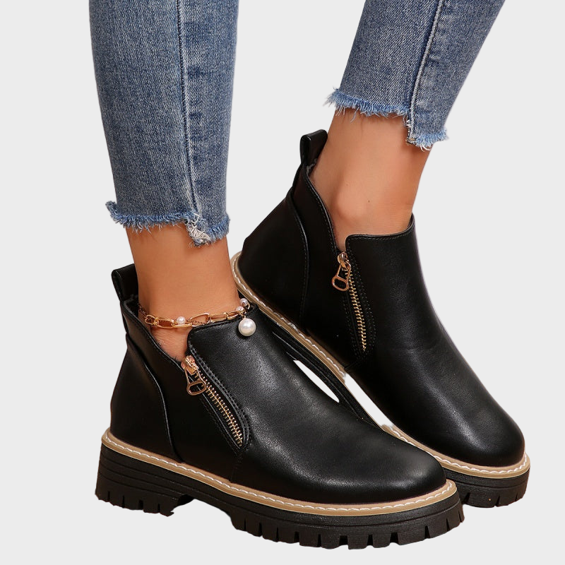Madelgard – Elegante Stiefeletten mit bequemem Schnitt von Amora Bern, Ansicht 2