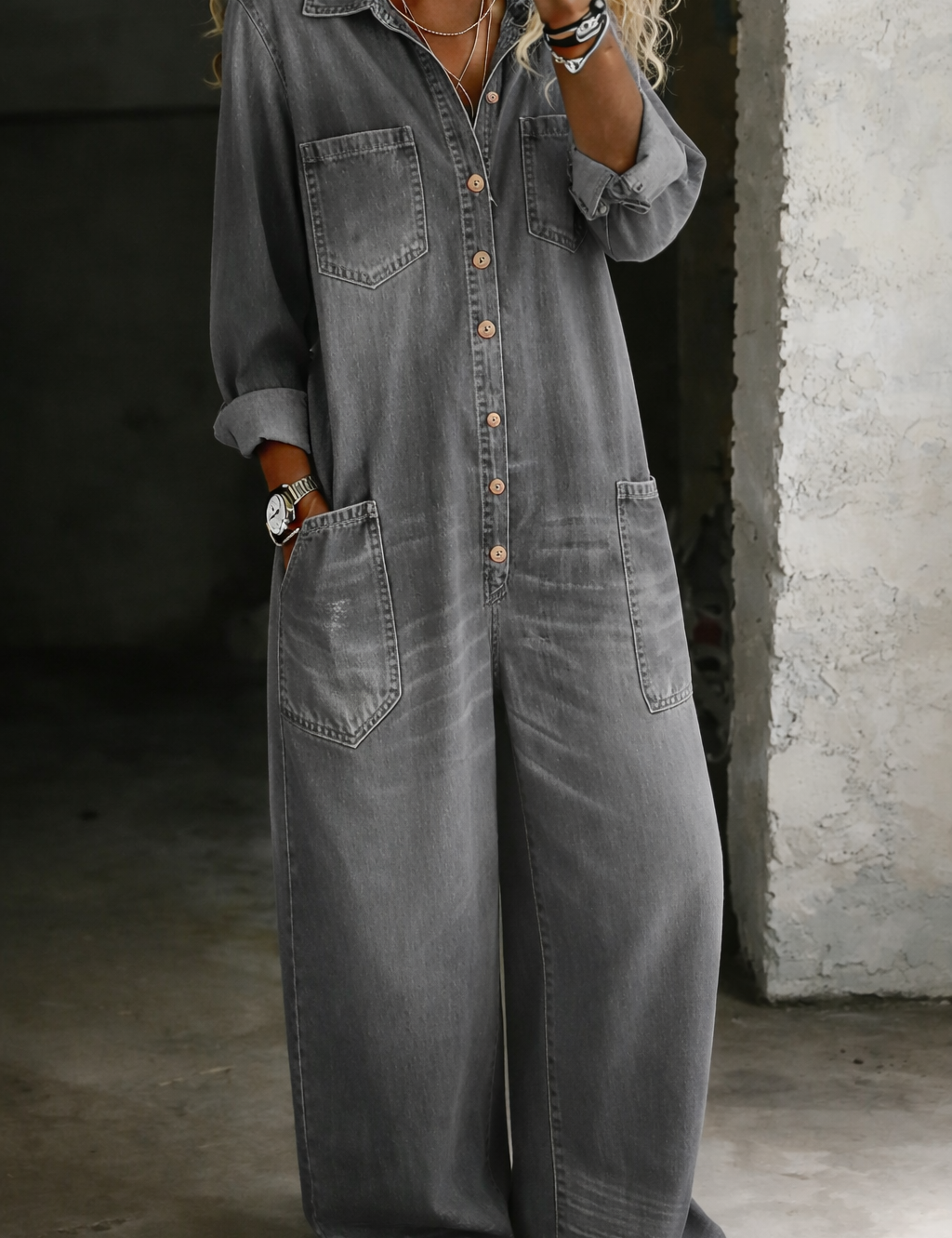 Lena – Lässige Jeanslatzhose von Amora Bern, Ansicht 5