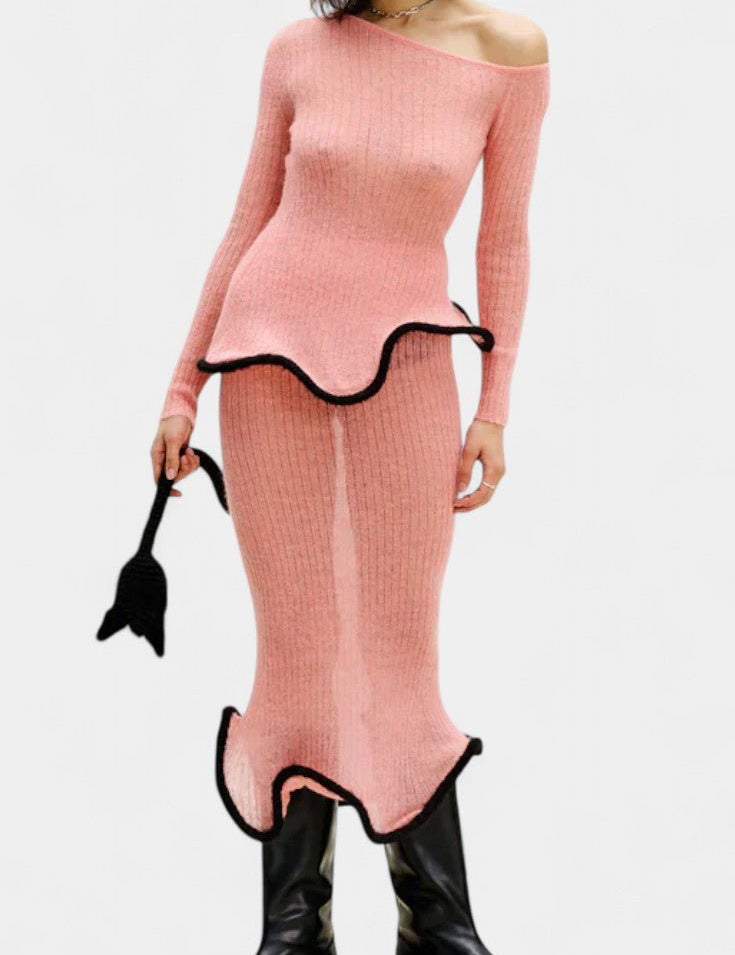 Faralda – Figurbetontes Strickoberteil & Maxirock Set von Amora Bern