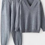 Ehrengard – V-Ausschnitt-Strickpullover & Hose Set von Amora Bern, Ansicht 4