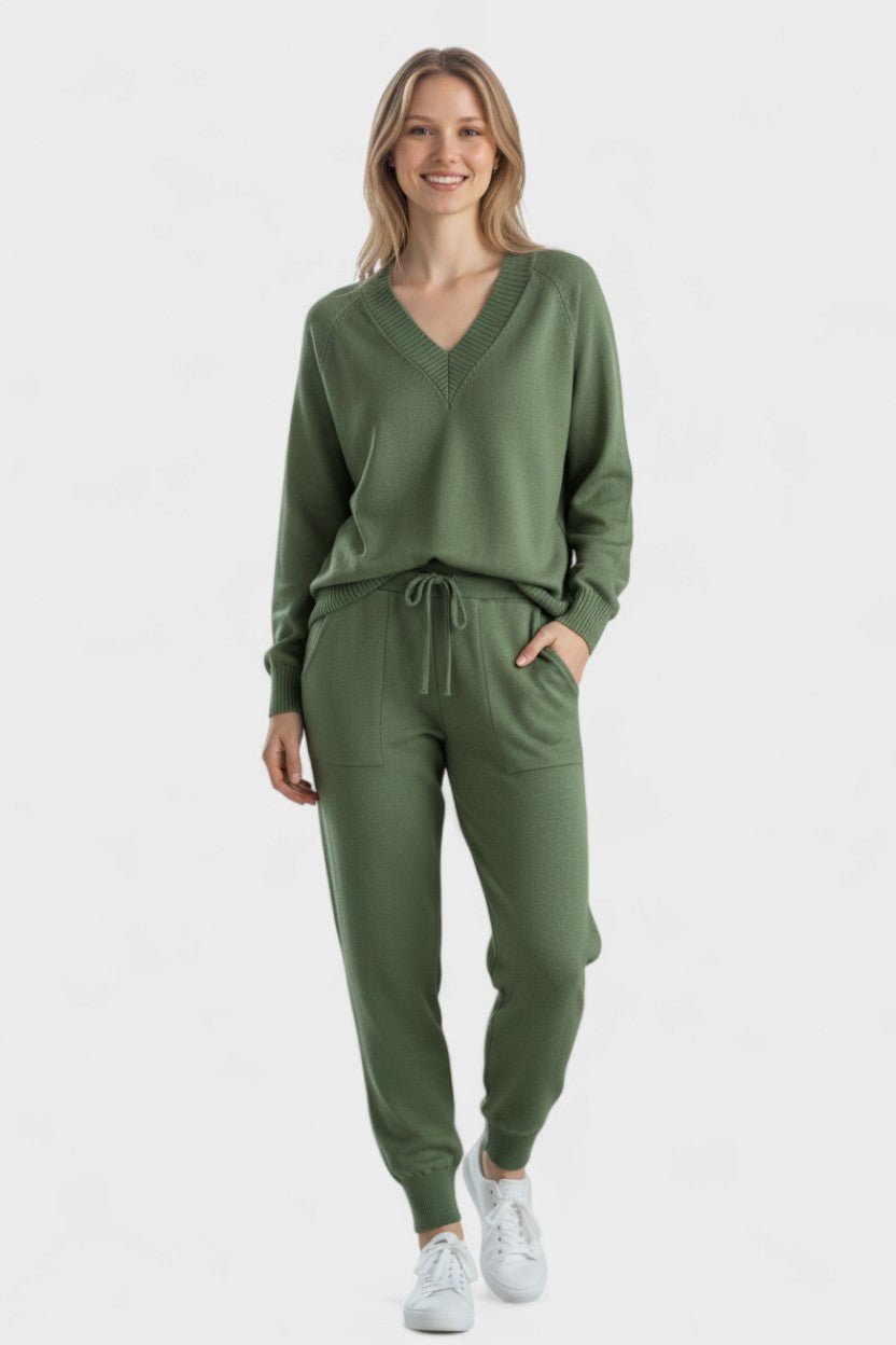 Ehrengard – V-Ausschnitt-Strickpullover & Hose Set von Amora Bern, Ansicht 5