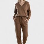 Ehrengard – V-Ausschnitt-Strickpullover & Hose Set von Amora Bern, Ansicht 7