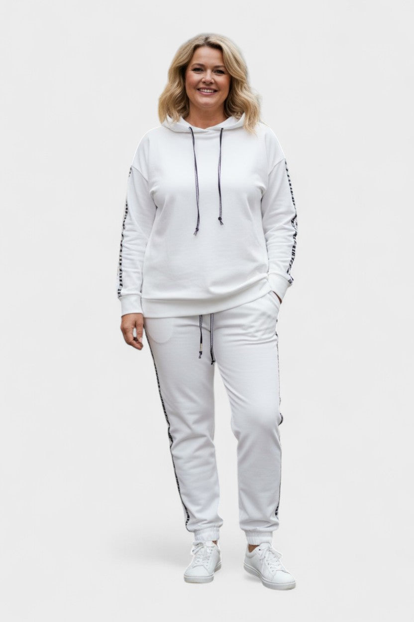 Adelmut – Kapuzenpullover & Jogginghose Set von Amora Bern, Ansicht 5