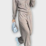 Odalinde – Strickjacke mit Knöpfen & Hose Set von Amora Bern, Ansicht 2