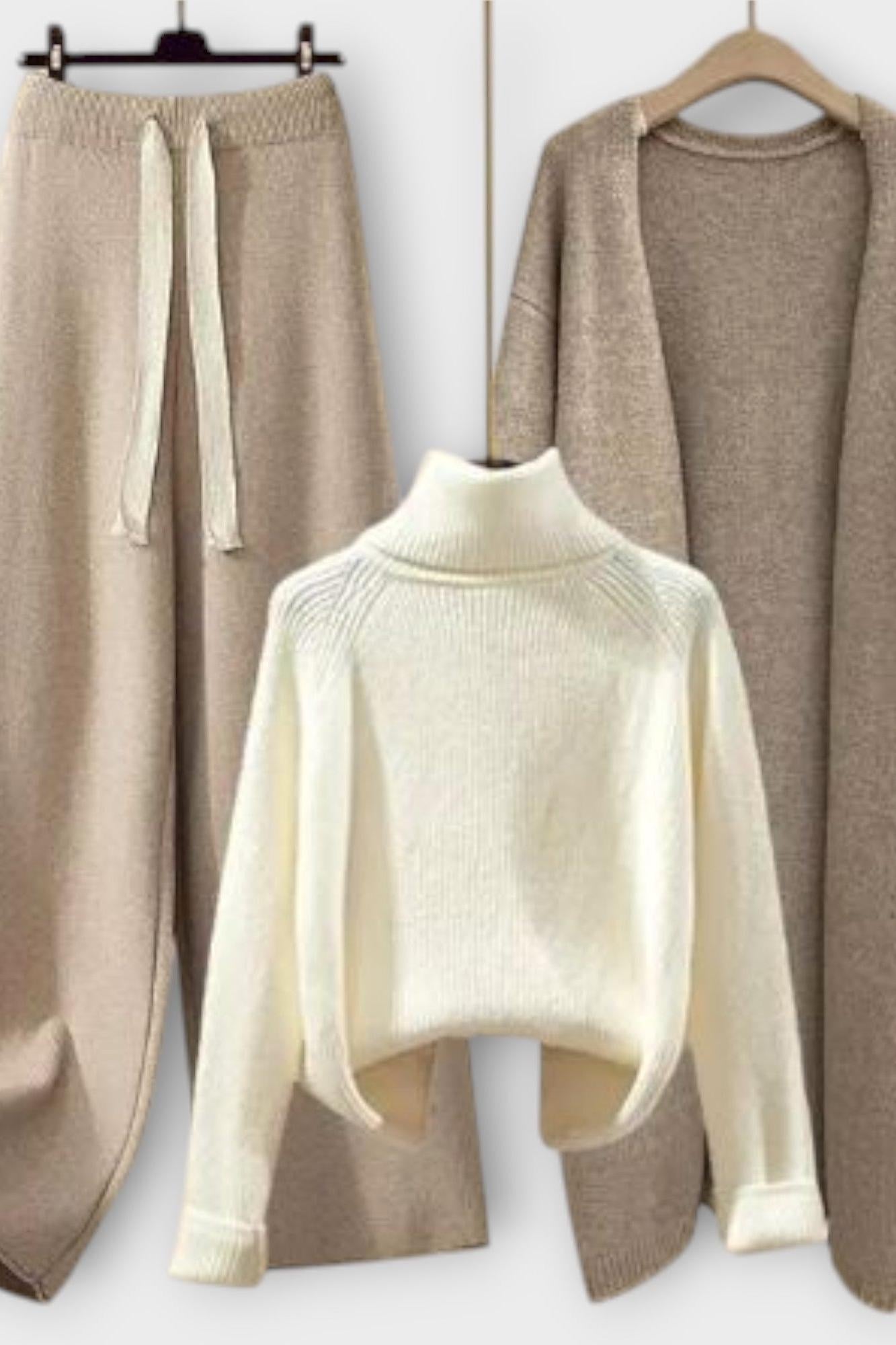 Herlind – Rollkragenpullover, Strickjacke & Hose Set von Amora Bern, Ansicht 2
