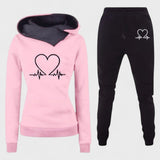 Burgunde – Hoodie mit Herzmotiv & Jogginghose Set von Amora Bern, Ansicht 2
