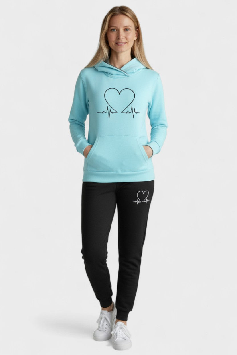 Burgunde – Hoodie mit Herzmotiv & Jogginghose Set von Amora Bern, Ansicht 3