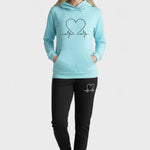 Burgunde – Hoodie mit Herzmotiv & Jogginghose Set von Amora Bern, Ansicht 3