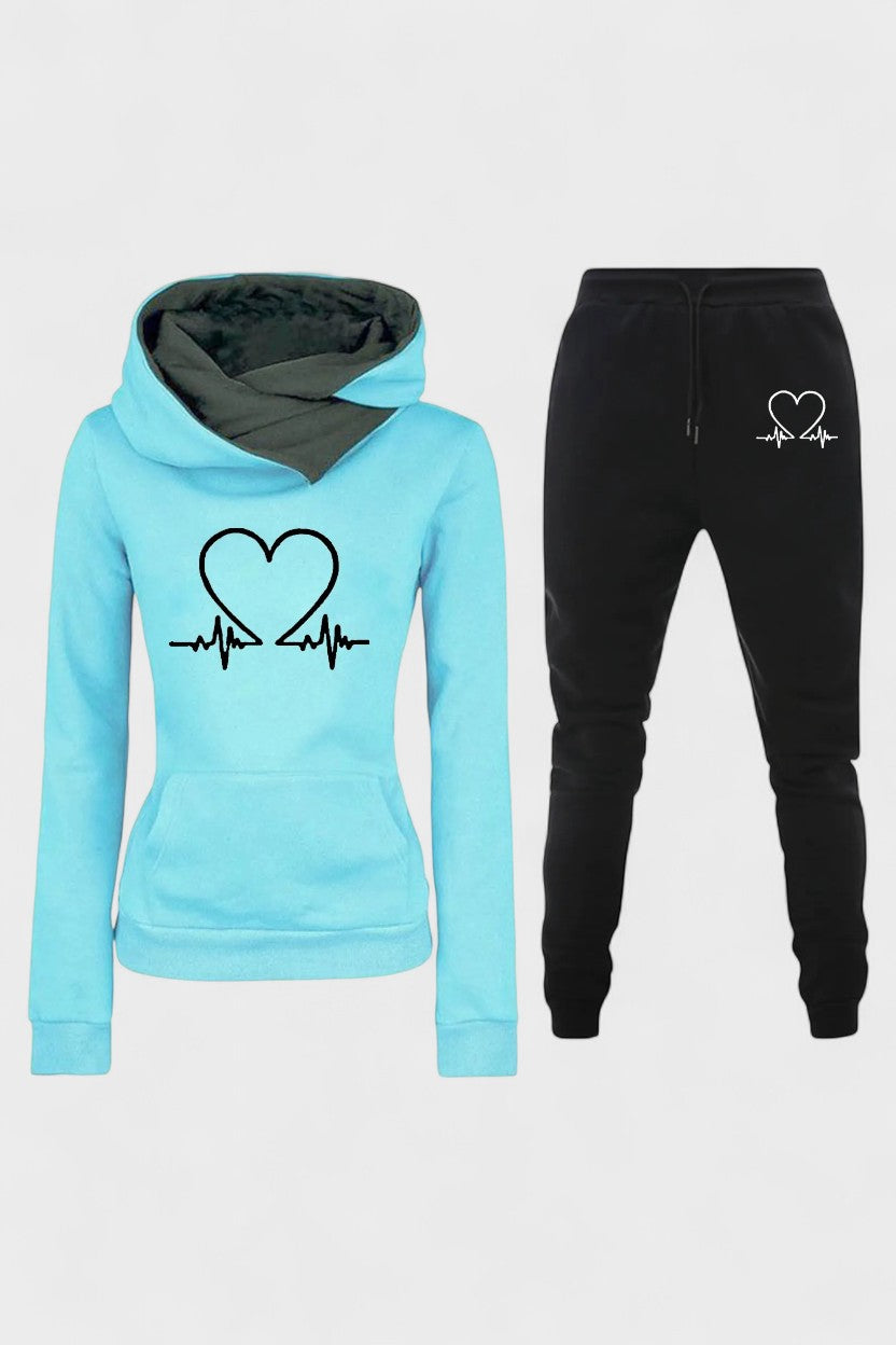 Burgunde – Hoodie mit Herzmotiv & Jogginghose Set von Amora Bern, Ansicht 4