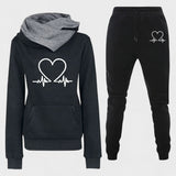 Burgunde – Hoodie mit Herzmotiv & Jogginghose Set von Amora Bern, Ansicht 9
