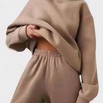 Gunthild – Lockerer Kapuzenpullover & Hose Set von Amora Bern