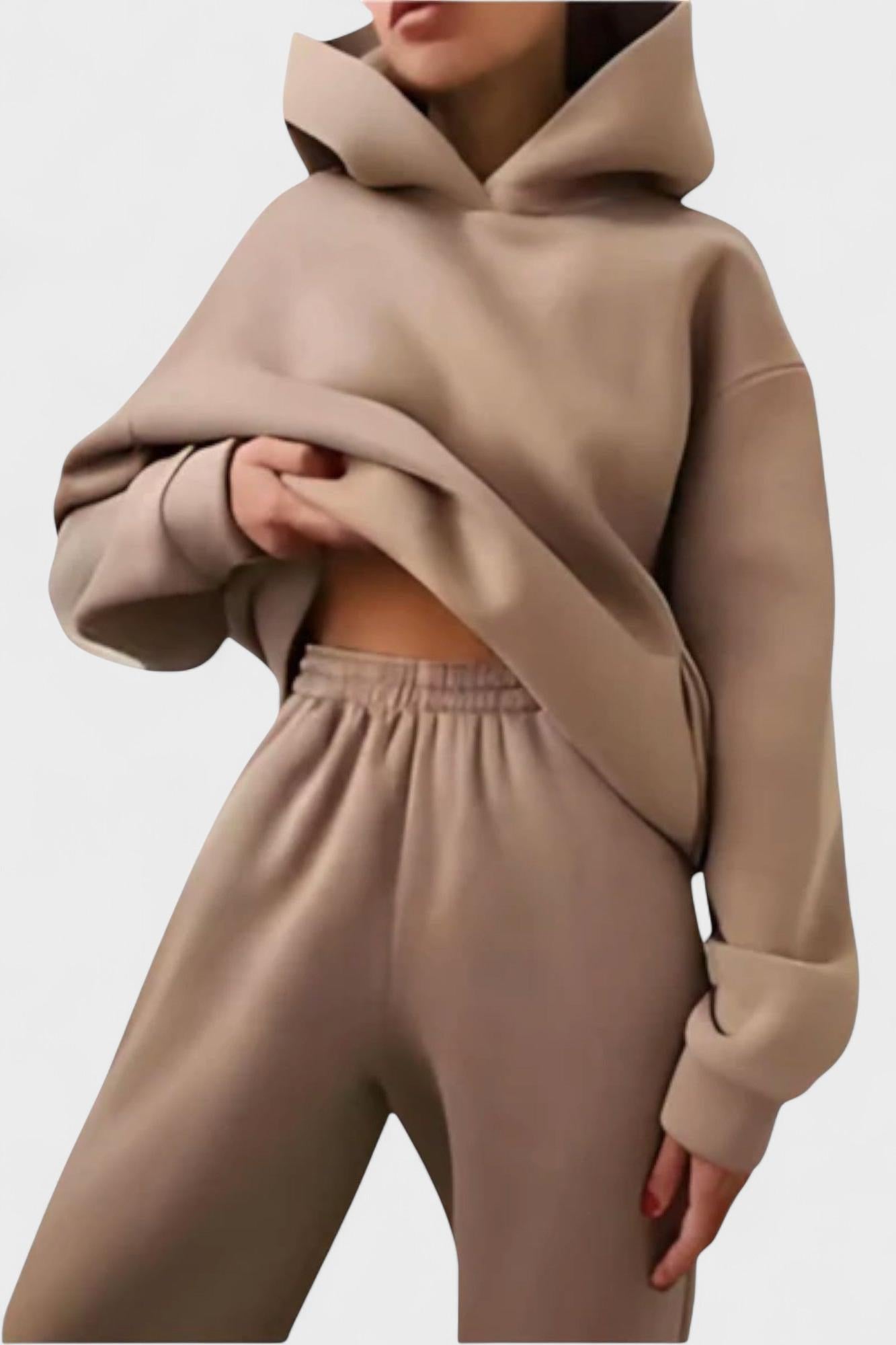 Gunthild – Lockerer Kapuzenpullover & Hose Set von Amora Bern