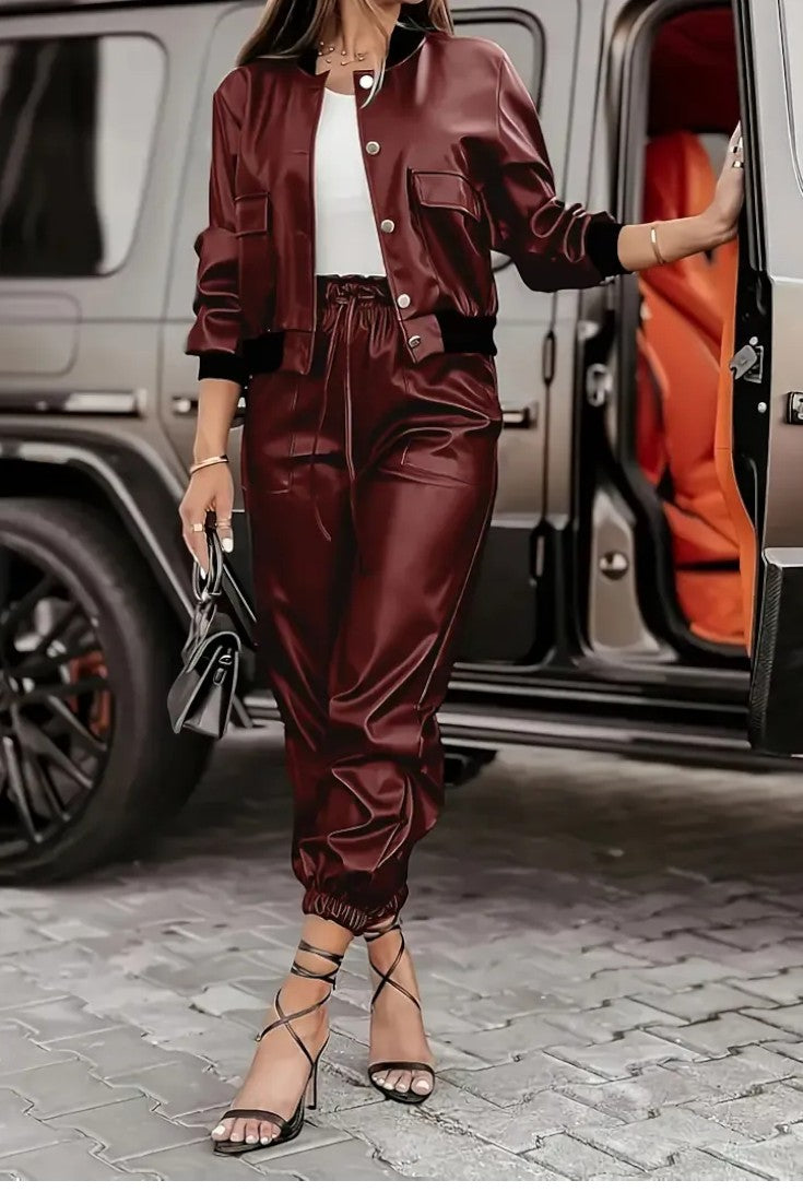 Alruna – Kunstlederjacke & Hose Set von Amora Bern, Ansicht 2
