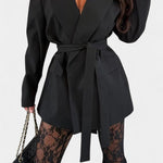 Eilhild – Blazer & Spitzenhose Set von Amora Bern, Ansicht 4