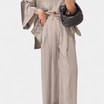 Volkhild – Lockeres Wickeloberteil & weite Hose Set von Amora Bern, Ansicht 10