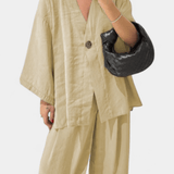 Volkhild – Lockeres Wickeloberteil & weite Hose Set von Amora Bern, Ansicht 15