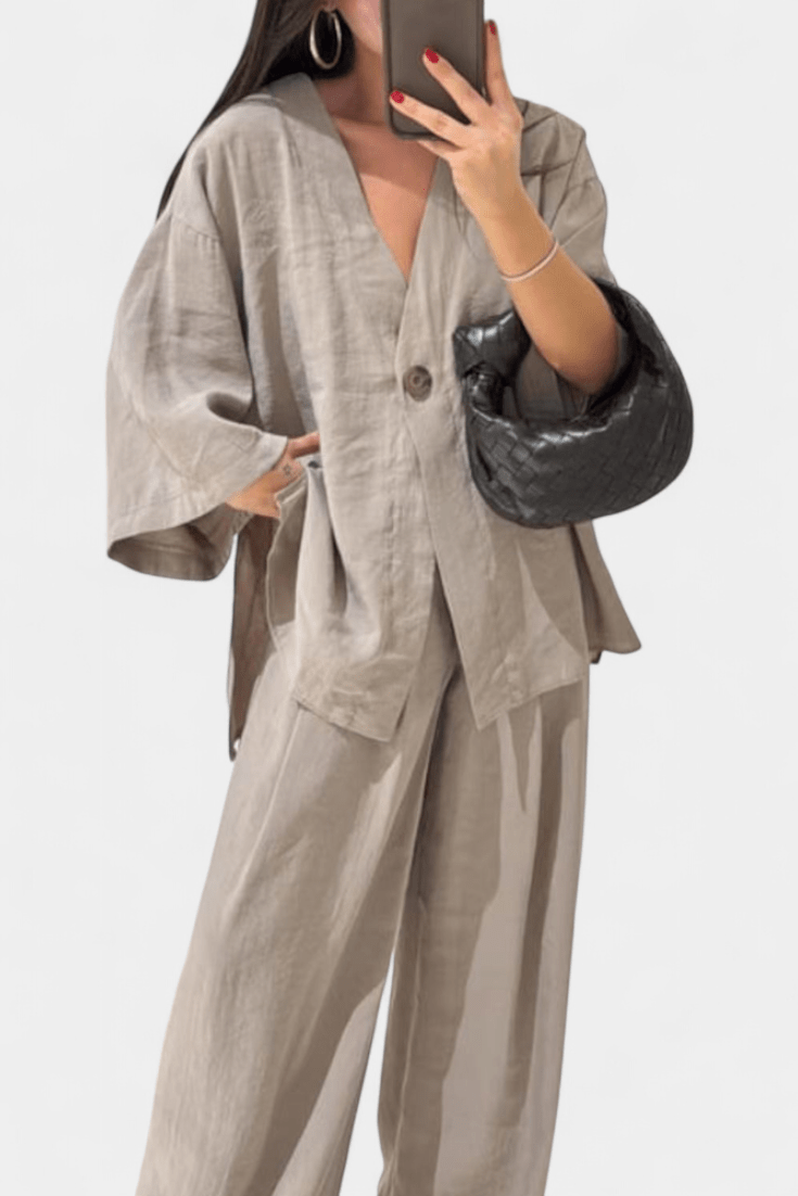 Volkhild – Lockeres Wickeloberteil & weite Hose Set von Amora Bern, Ansicht 4