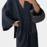 Volkhild – Lockeres Wickeloberteil & weite Hose Set von Amora Bern, Ansicht 7