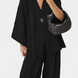 Volkhild – Lockeres Wickeloberteil & weite Hose Set von Amora Bern, Ansicht 8