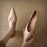 Jutta – Spitze Pumps mit niedrigem Absatz von Amora Bern, Ansicht 5