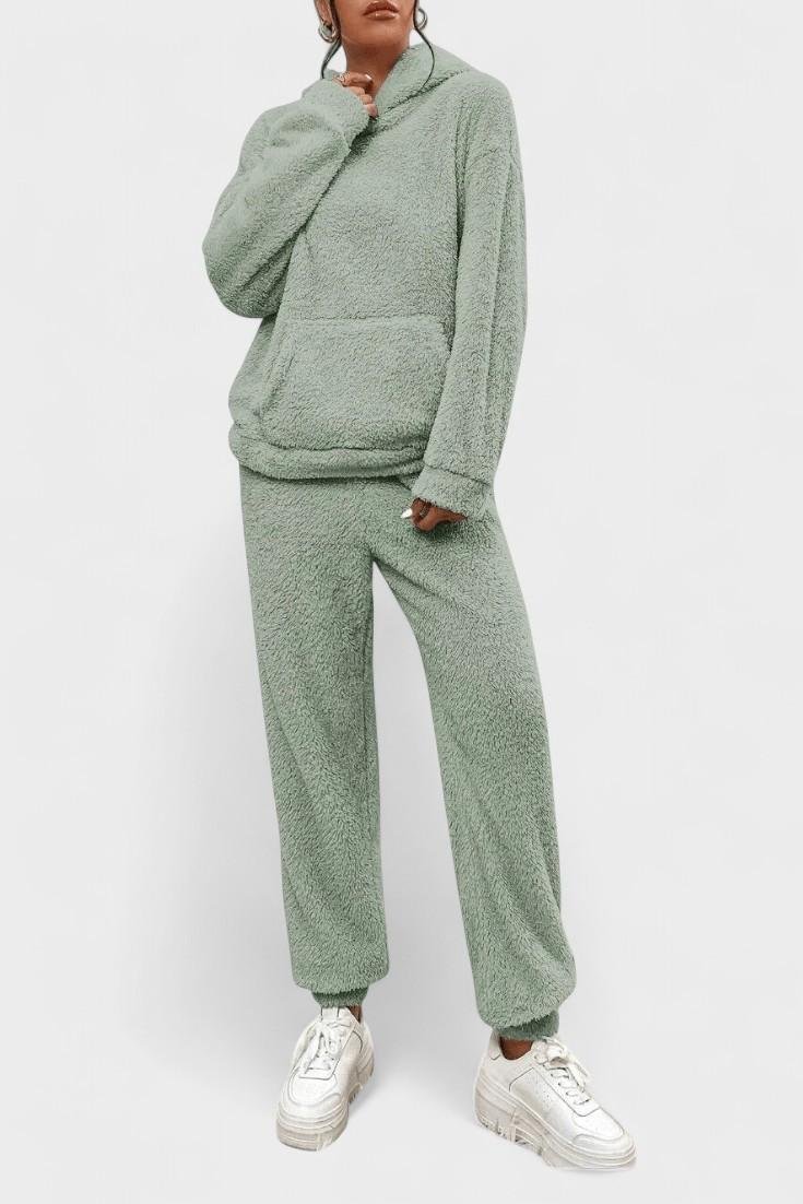Jutgard – Teddy-Kapuzenpullover & Hose Set von Amora Bern