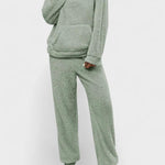 Jutgard – Teddy-Kapuzenpullover & Hose Set von Amora Bern