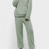 Jutgard – Teddy-Kapuzenpullover & Hose Set von Amora Bern