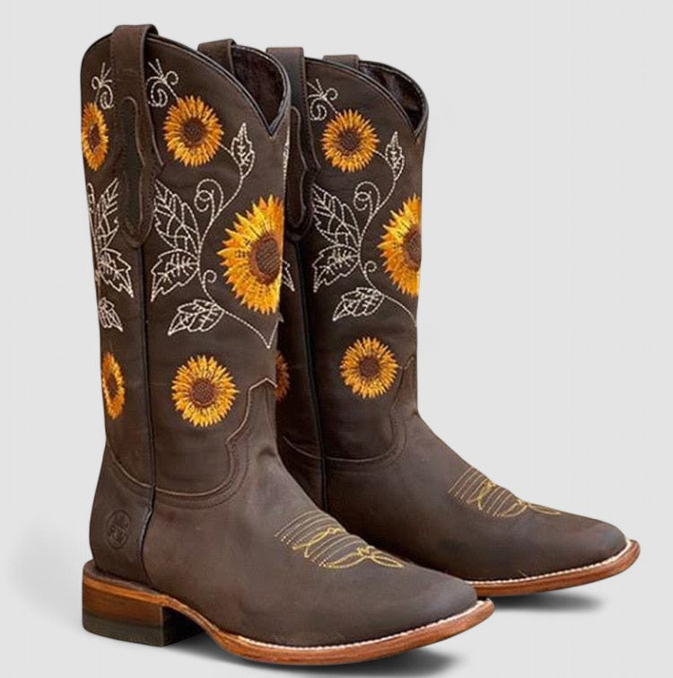 Ermenberga – Western-Stiefel mit Blumenstickerei von Amora Bern, Ansicht 2