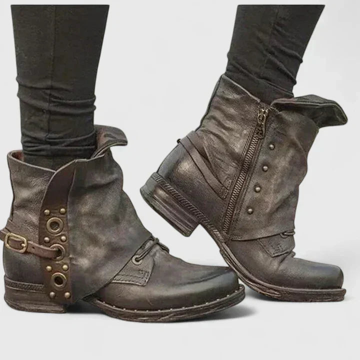 Rothaide – Orthopädische Stiefeletten mit Fussgewölbestütze von Amora Bern
