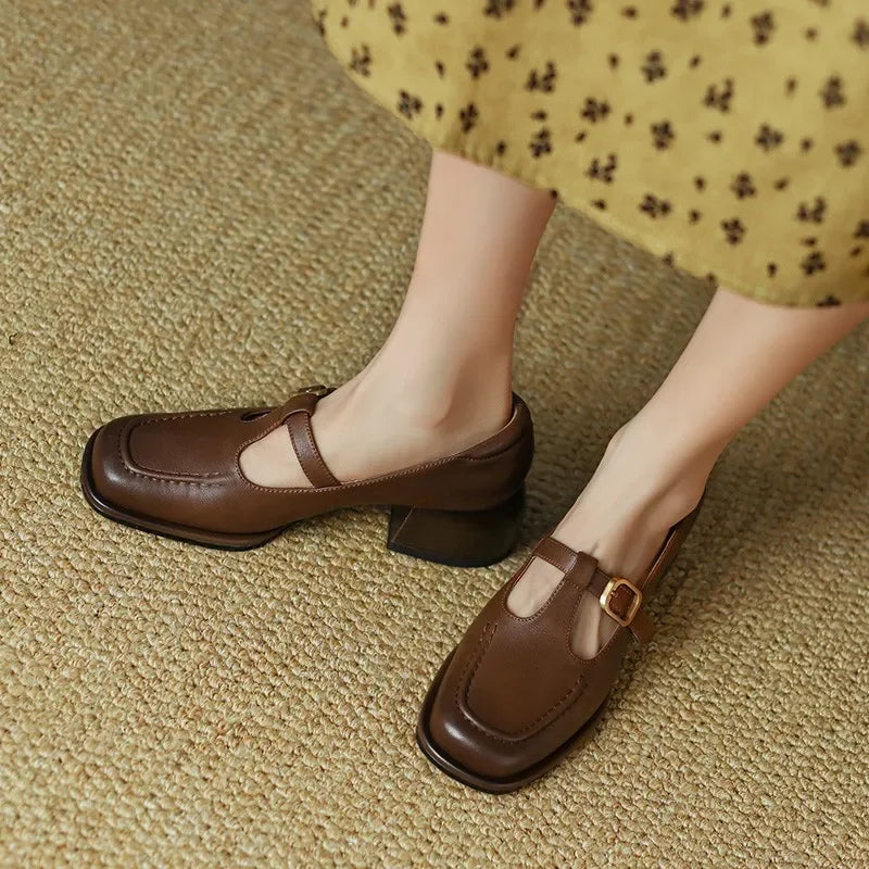 Emilia – T-Steg-Schuhe im Vintage-Stil von Amora Bern, Ansicht 3