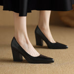 Liselotte – Spitze Pumps mit breitem Blockabsatz von Amora Bern, Ansicht 2