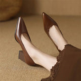 Liselotte – Spitze Pumps mit breitem Blockabsatz von Amora Bern, Ansicht 3