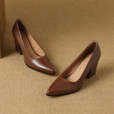 Liselotte – Spitze Pumps mit breitem Blockabsatz von Amora Bern, Ansicht 8