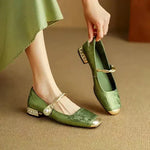 Frieda – Klassische Riemchenschuhe mit elegantem Look von Amora Bern